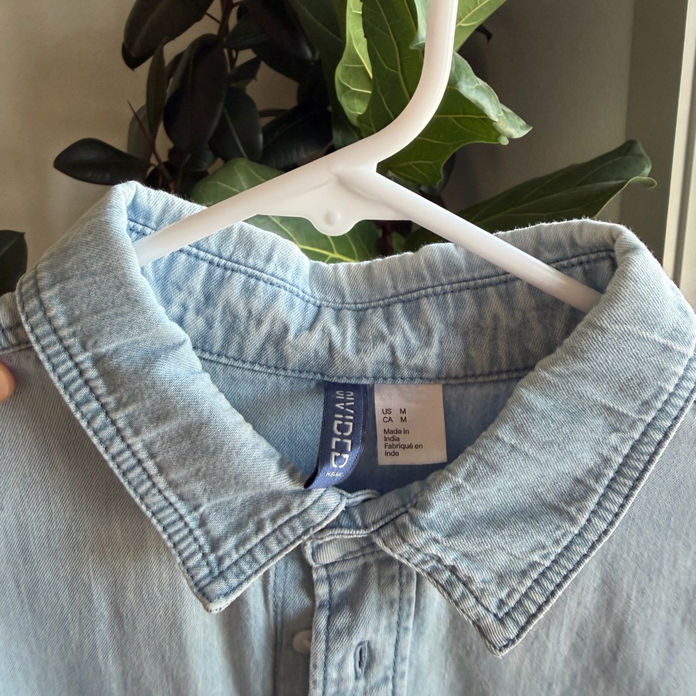 H&M Light Blue Casual Button Down Shirt Long Sleeve